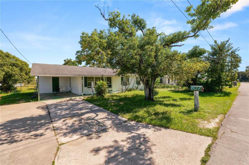 3 bedroom Single Family Residence at 807 S Seminole Avenue, Price-Gorhams Sec 26, Avon Park — photo 2