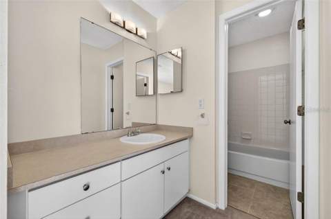 4843 Napoli Court, St Petersburg FL - photo 16 of 27