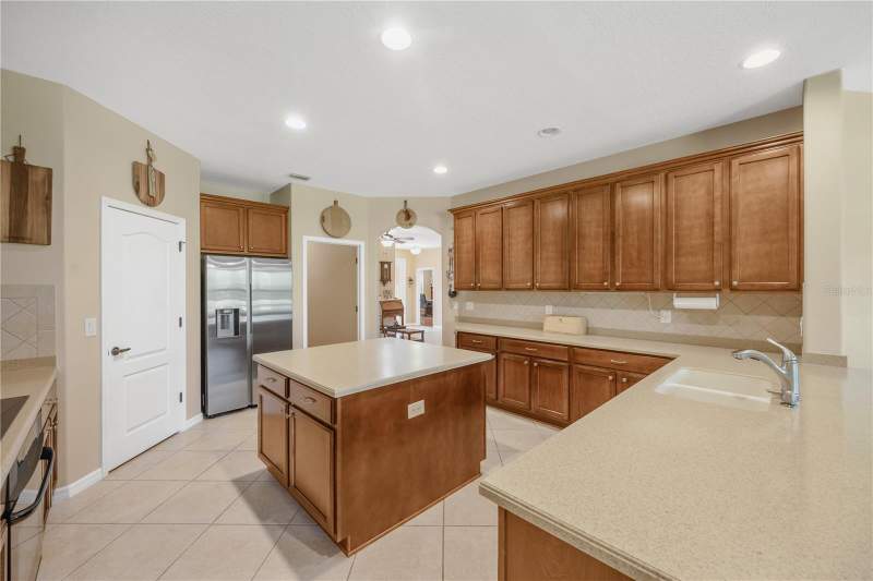 5 bedroom Single Family Residence at 9313 Lisbon Street, Toulon-Phase 2, Seffner — photo 3