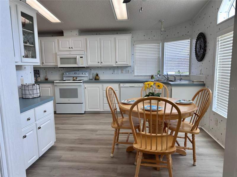 2 bedroom Modular Home at 1100 Belcher Road #406, Fairway Village Mobile Home Park Unrec, Largo — photo 3