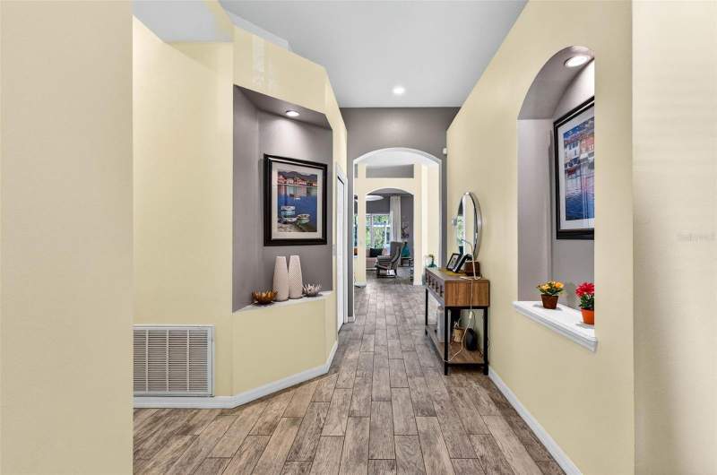 4 bedroom Single Family Residence at 11013 Rockledge View Drive, South Fork Unit 6, Riverview — photo 3