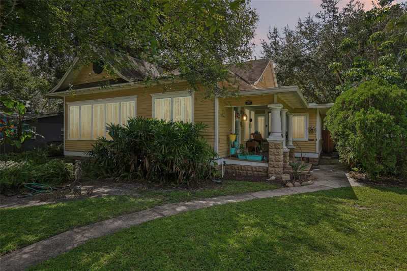 3 bedroom Single Family Residence at 204 W Thomas Street, Curlin Place, Tampa — photo 1