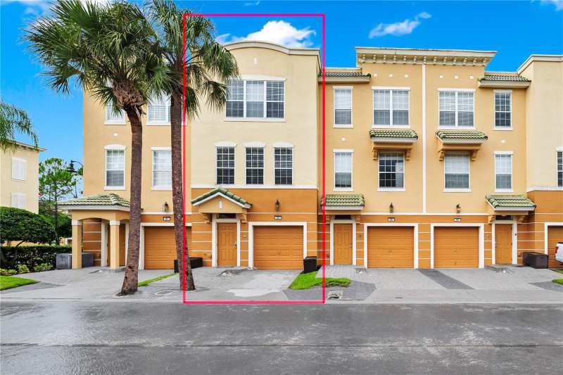 3 bedroom Townhouse at 5064 Tideview Circle #82, Bayshore/Vista Cay Ph 06, Orlando — photo 1