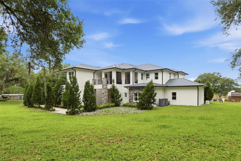 6 bedroom Single Family Residence at 8241 Cass Road, Zephyrhills Colony Co, Zephyrhills — photo 4