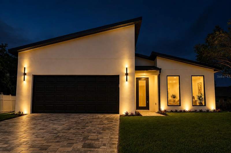 3 bedroom Single Family Residence at 301 Eppinger Drive, Port Charlotte Sec 024, Port Charlotte — photo 2