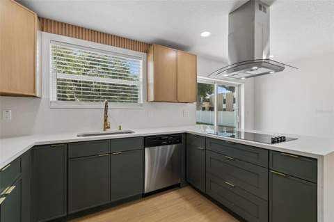 2102 W Ferris Avenue, Tampa FL - photo 18 of 94
