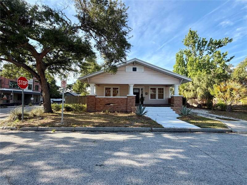 3 bedroom Single Family Residence at 419 W Park Avenue, West Highlands, Tampa — photo 2