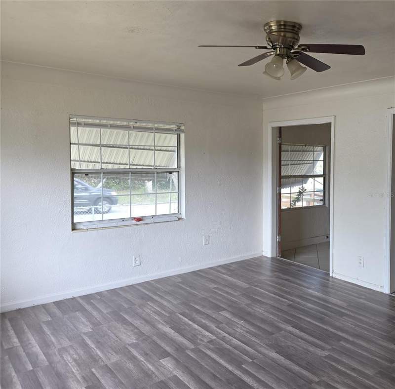 4 bedroom Single Family Residence at 1800 22nd Avenue, Orange Hill, St Petersburg — photo 4