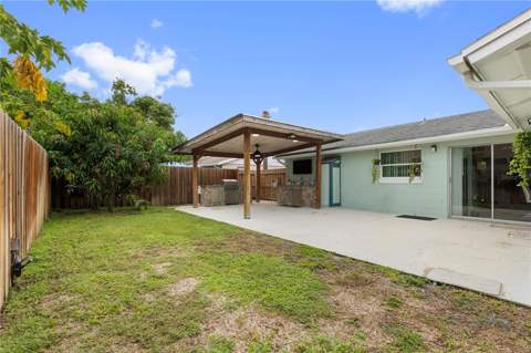 10112 Enchanted Oaks Court, Tampa FL - photo 22 of 36