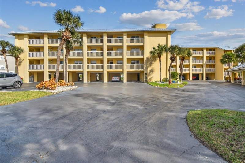 1125 PINELLAS BAYWAY #302 home for sale in Old Island Inn Condos for Sale: 1 Listing