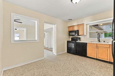 5030 Aragon Way, St Petersburg FL - photo 12 of 47