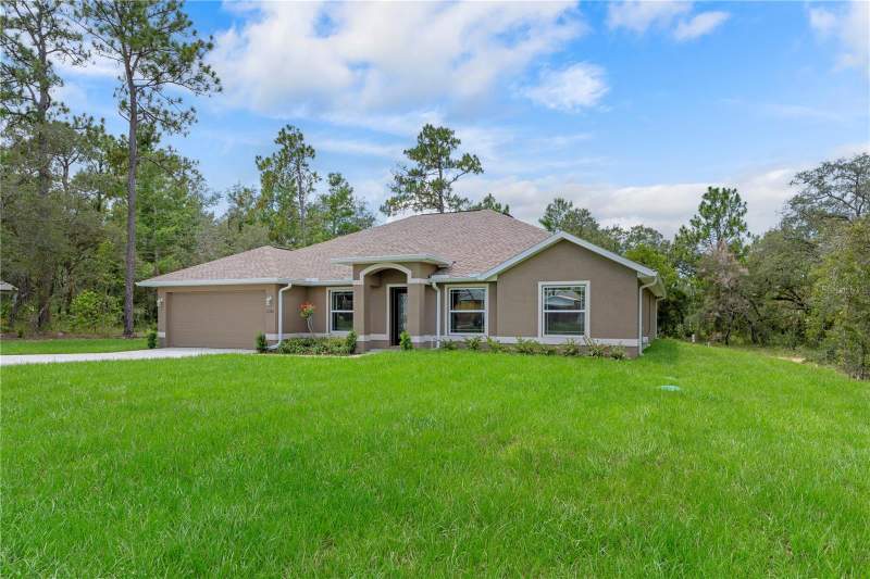 4 bedroom Single Family Residence at 13048 Kittiwake Road, Royal Highlands, Weeki Wachee — photo 2