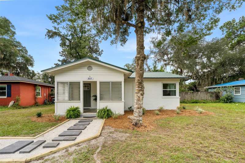 2 bedroom Single Family Residence at 807 NW 24th Avenue, Oak Park, Gainesville — photo 1