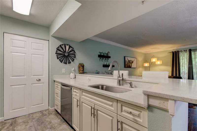2 bedroom Condominium at 2400 Feather Sound Drive #1228, Audubon Condo At Feather Sound, Clearwater — photo 2