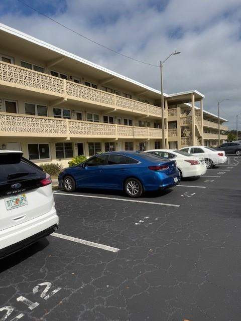 1 bedroom Condominium at 1051 79th Avenue #212, Gateway Square Apts, St Petersburg — photo 2