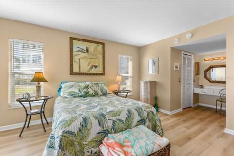 5020 Brittany Drive #118, St Petersburg FL - photo 6 of 30