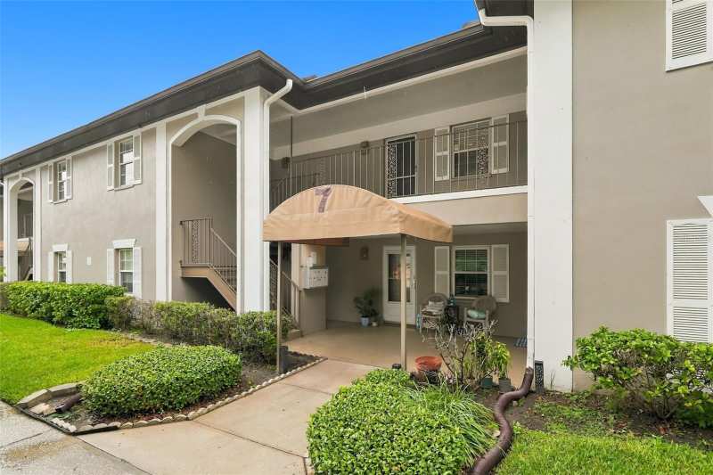 1 bedroom Condominium at 5265 E Bay Drive #723, Bay Oaks Condo, Clearwater — photo 1