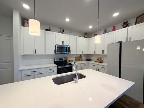 6943 Five Oaks Drive, Harmony FL - photo 7 of 17