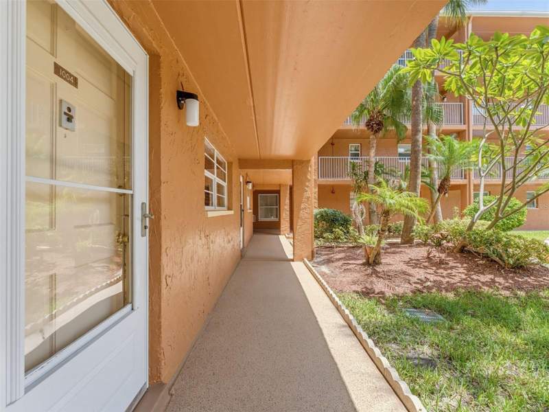 1 bedroom Condominium at 12760 Indian Rocks Road #1004, New Atlantis Club Condo, Largo — photo 4