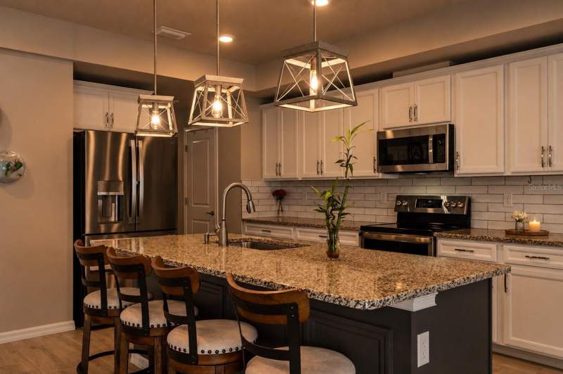 4 bedroom Single Family Residence at 12182 Pioneer Avenue, Royal Highlands, Weeki Wachee — photo 2