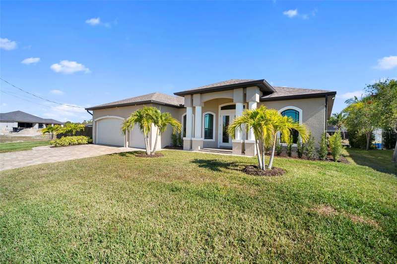 3 bedroom Single Family Residence at 2341 NW 36th Place, Cape Coral, Cape Coral — photo 2