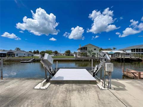 7401 Islander Lane, Hudson FL - photo 6 of 80