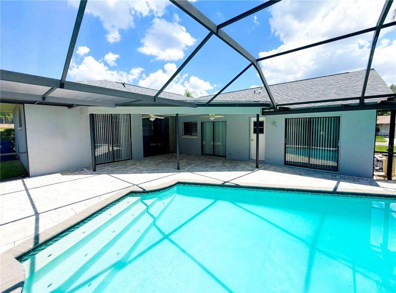 4 bedroom Single Family Residence at 588 Hollowtree Place, Oaklake Village At Woodfield Ph II, Tarpon Springs — photo 4