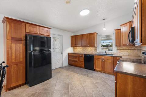 1534 Hillcrest Drive, Lady Lake FL - photo 7 of 34