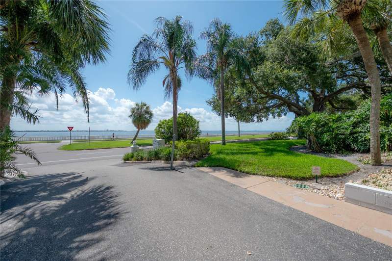 2 bedroom Condominium at 3325 Bayshore Boulevard #A17, Bayshore Trace Condo, Tampa — photo 3