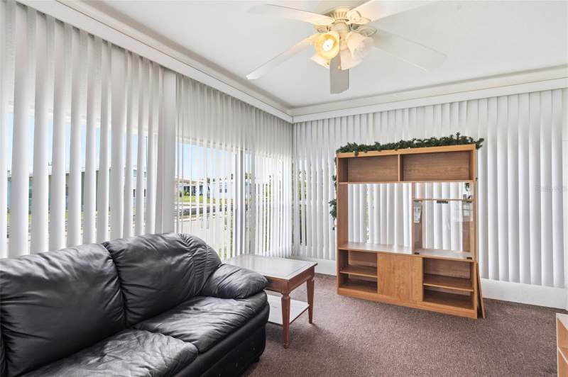 2 bedroom Manufactured Home at 3321 Chatford Drive, Tanglewood Mobile Village, Holiday — photo 3