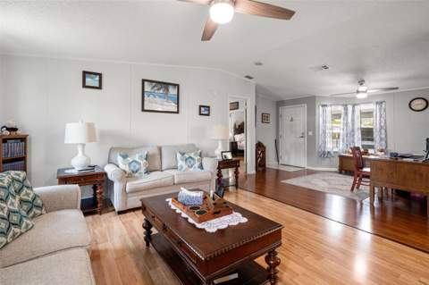 116 Mount Isle Avenue #116, St Petersburg FL - photo 10 of 36