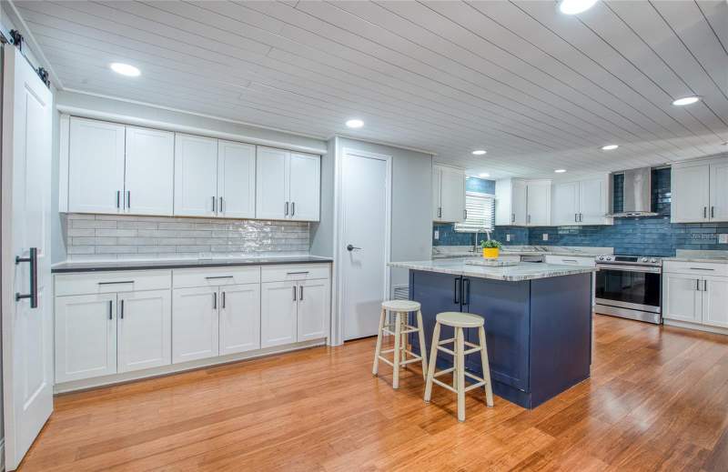 2 bedroom Manufactured Home at 407 Dolphin Drive, Gull-Aire Village, Oldsmar — photo 5