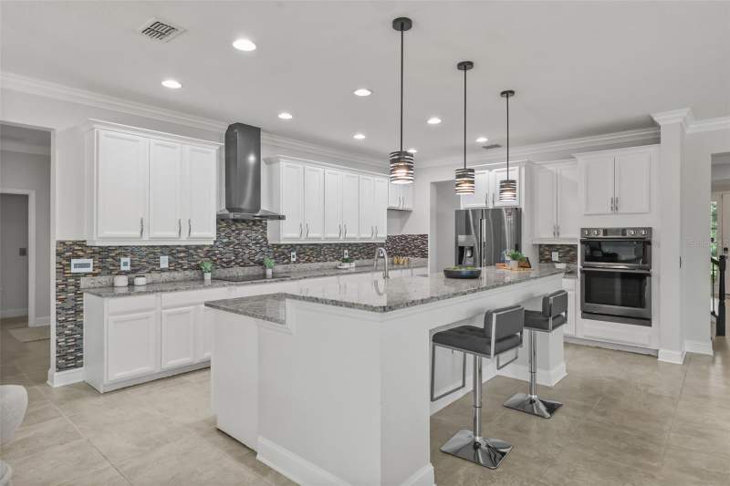 5 bedroom Single Family Residence at 17112 Guilford Court, Lake Drawdy Reserve, Orlando — photo 4
