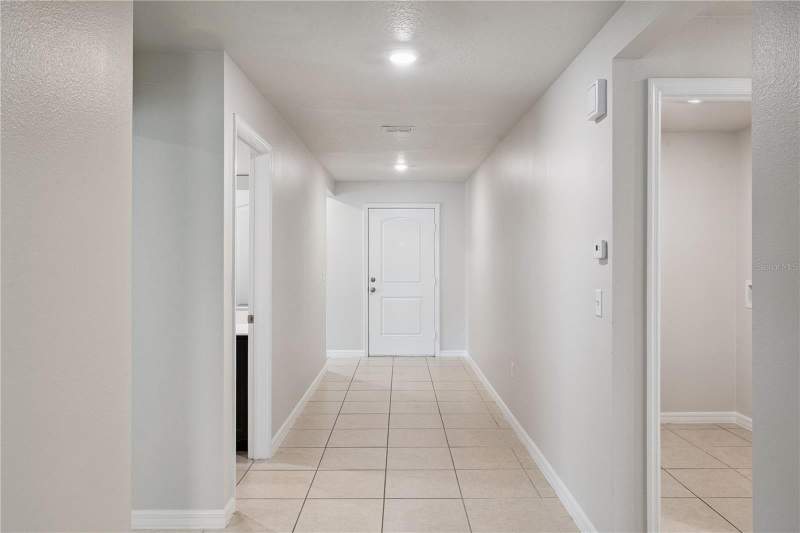 5 bedroom Single Family Residence at 1694 Hideaway Flat Street, Lake Jackson Ridge, Mascotte — photo 5