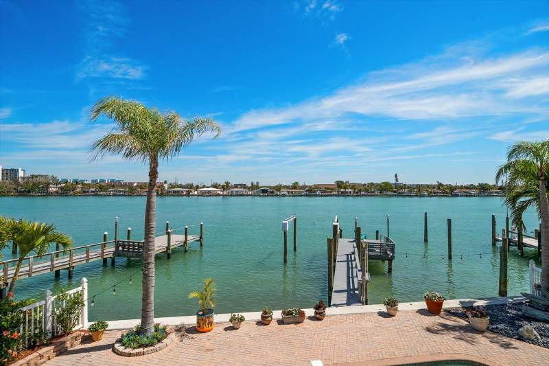 3 bedroom Single Family Residence at 8685 E Bay Drive, Herrons Sub 5, Treasure Island — photo 4