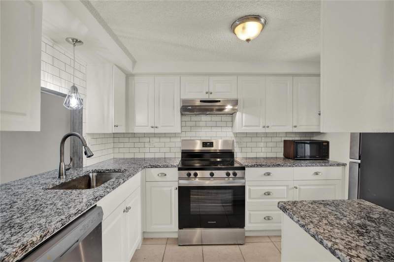 2 bedroom Condominium at 4115 HAMPTON DRIVE #n/a, GARDENS BEACON SQUARE, NEW PORT RICHEY — photo 2
