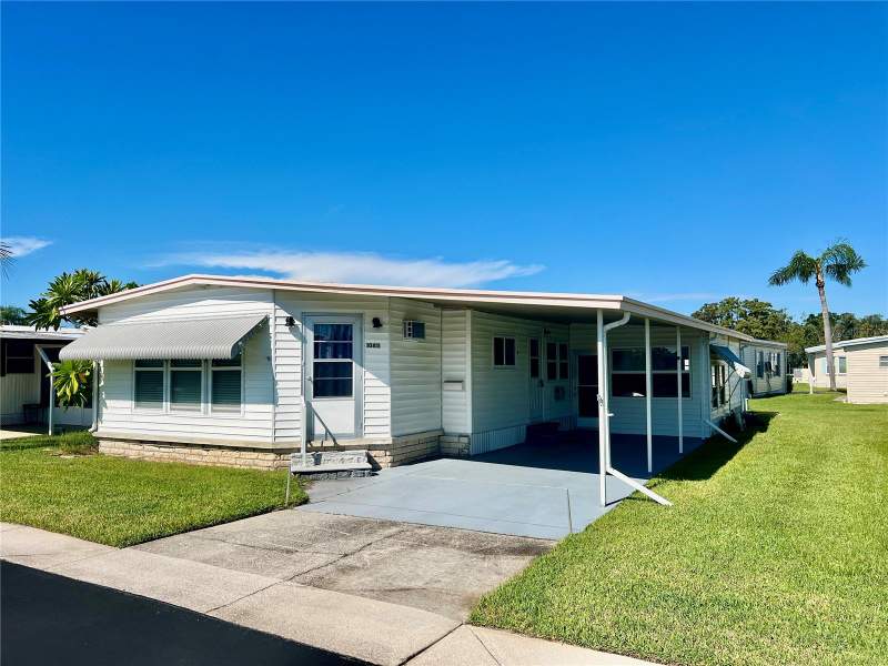 2 bedroom Mobile Home at 10811 Freedom Drive, Senate Manor, Port Richey — photo 2