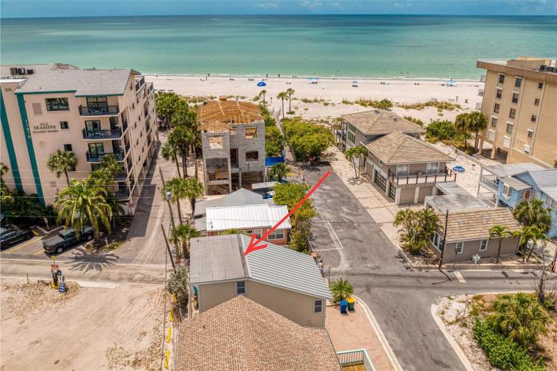 2 bedroom Single Family Residence at 13095 Gulf Lane, Mitchells Beach Rev, Madeira Beach — photo 3