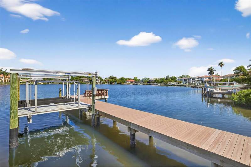 4 bedroom Single Family Residence at 460 Coffee Pot Riviera, Snell Park Ests, St Petersburg — photo 4
