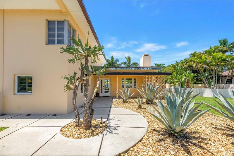 4 bedroom Single Family Residence at 2781 Bayside Drive, Ling-A-Mor Add, St Petersburg — photo 4