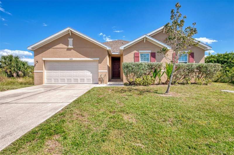 4 bedroom Single Family Residence at 10476 Harlingen Street, Port Charlotte Sec 87, Port Charlotte — photo 2