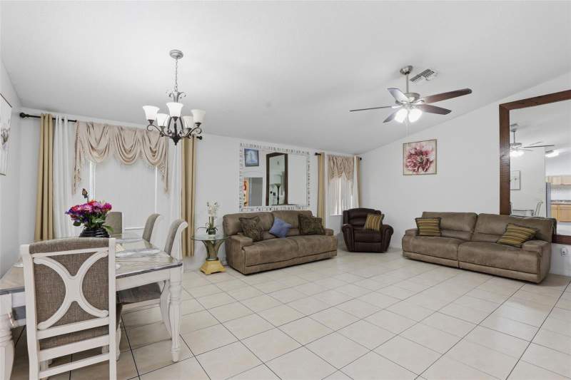 4 bedroom Single Family Residence at 1911 S Gadsen Boulevard, Valencia Park, Orlando — photo 5