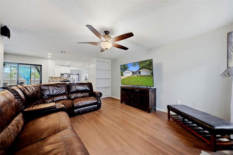 3 bedroom Single Family Residence at 3916 Blooming Hill Lane, Lake St George-Unit III, Palm Harbor — photo 4