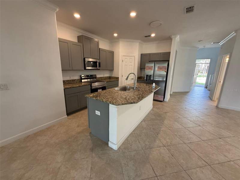 5 bedroom Single Family Residence at 950 Terra Vista Street, La Collina Ph 1A, Brandon — photo 5