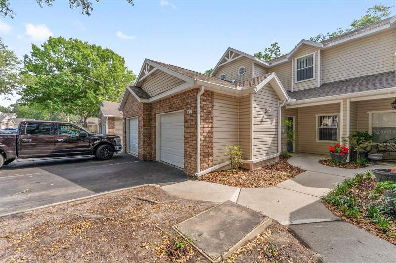 3 bedroom Condominium at 4700 SW Archer Road #13, The Gables Condo At Gaine, Gainesville — photo 2
