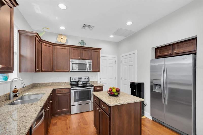 3 bedroom Single Family Residence at 208 Cutlass Way, Hayes Park Village, Oldsmar — photo 4