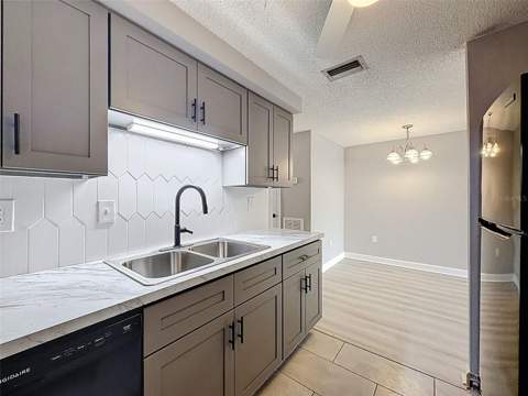 4233 Stratford Drive #D, New Port Richey FL - photo 19 of 59