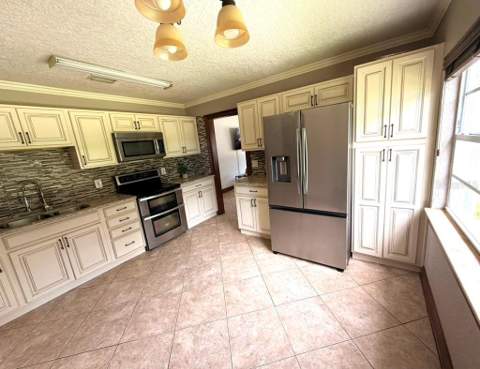 1150 Magnolia Drive, Altamonte Springs FL - photo 6 of 26