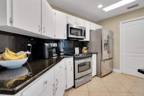 906 Landmark Circle, Tierra Verde FL - photo 13 of 47