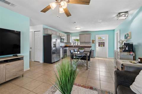 6882 62nd Avenue, Pinellas Park FL - photo 6 of 6